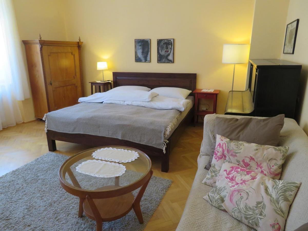 Family Apartment Pisek City Centre Ii. Buitenkant foto
